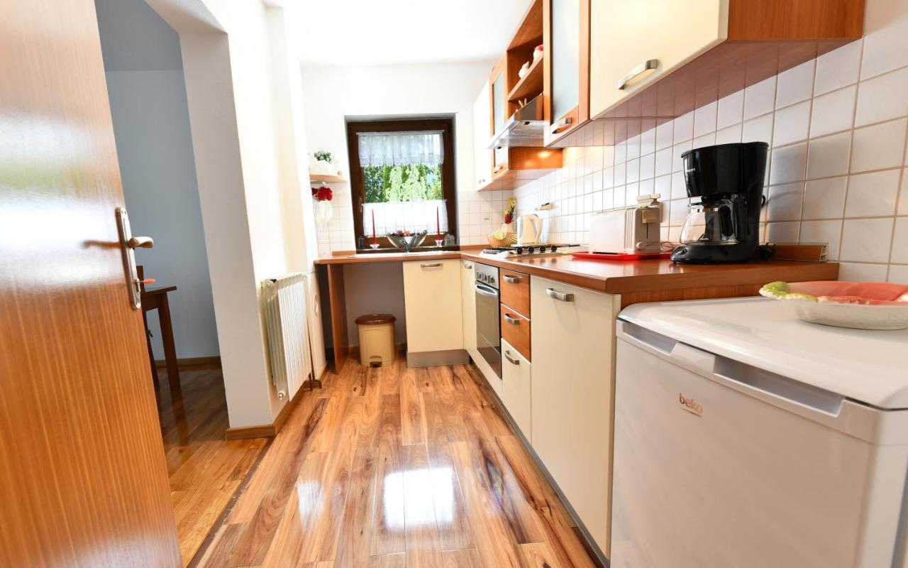 Apartment And Rooms Ivancica Selište Drežničko Eksteriør bilde
