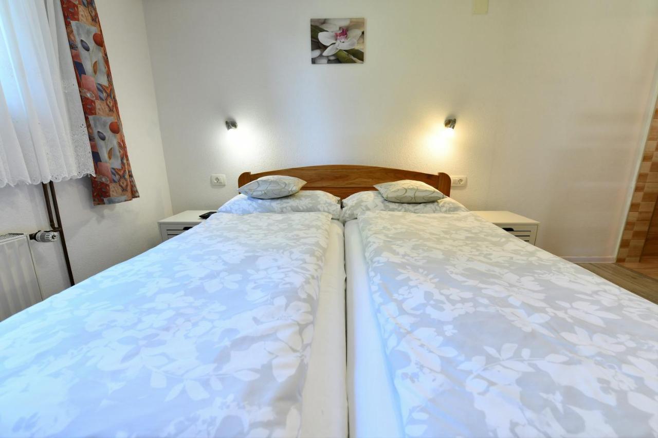 Apartment And Rooms Ivancica Selište Drežničko Eksteriør bilde