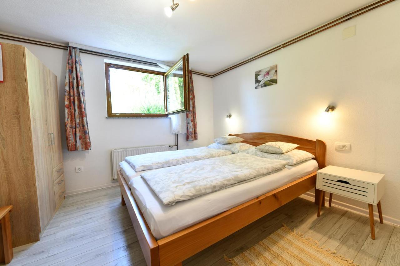 Apartment And Rooms Ivancica Selište Drežničko Eksteriør bilde